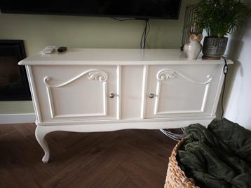 Charmante Brocante Kast - Landelijke Stijl beschikbaar voor biedingen
