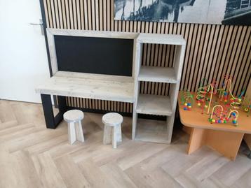 nieuw leuke stevige speeltafel steigerhout  beschikbaar voor biedingen