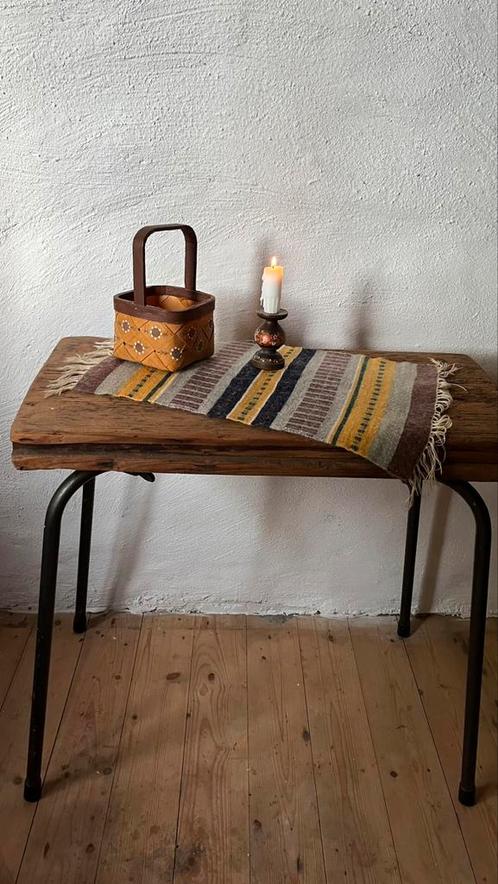 Zweedse vintage tafelloper met kandelaar, Huis en Inrichting, Tafelkleden, Gebruikt, Ophalen of Verzenden