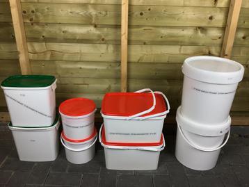 Emmers met Veevoederzout en Biologische mestkorrels. beschikbaar voor biedingen