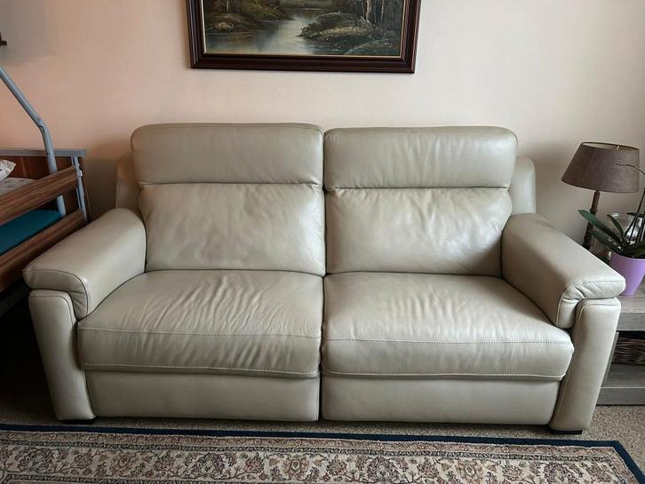 Elektrische 2-zits leren relaxbank – crème/beige – echt leer, Huis en Inrichting, Banken | Complete zithoeken, Gebruikt, Leer