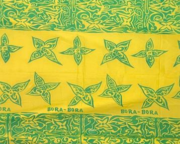 Green Gold Tahitian-Print Sarong beschikbaar voor biedingen
