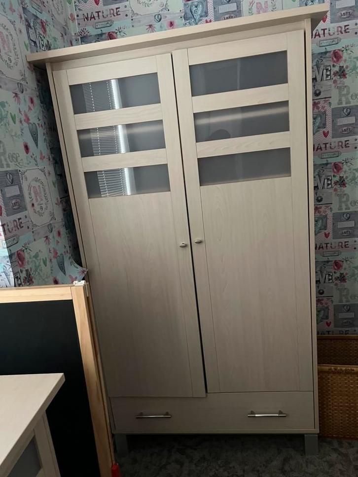 Complete kinderkamer set–kast, commode en bed–in goede staat, Kinderen en Baby's, Kinderkamer | Complete kinderkamers, Zo goed als nieuw