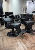 Barbershop Invataris; Stoelen, Lamp, Spiegels en werkwagen., Knippen