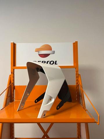 KTM Duke 390 spatbord beschikbaar voor biedingen
