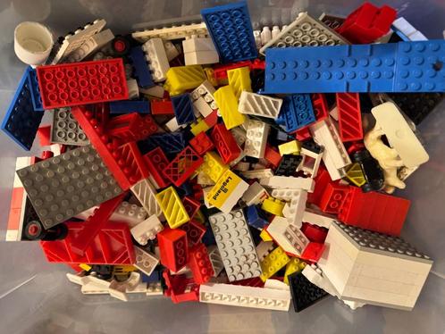 Doos met vintage LEGO steentjes, Kinderen en Baby's, Speelgoed | Duplo en Lego, Gebruikt, Lego, Complete set, Ophalen of Verzenden