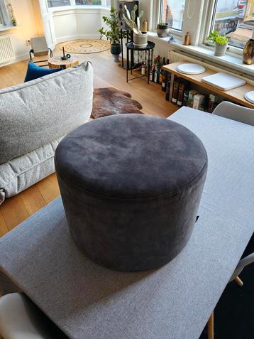 Bronx 71 Poef / Voetenbanken beschikbaar voor biedingen