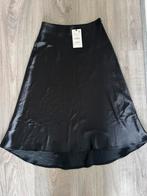 Satijnenen rok zara, Kleding | Dames, Maat 38/40 (M), Nieuw, Ophalen of Verzenden, Onder de knie