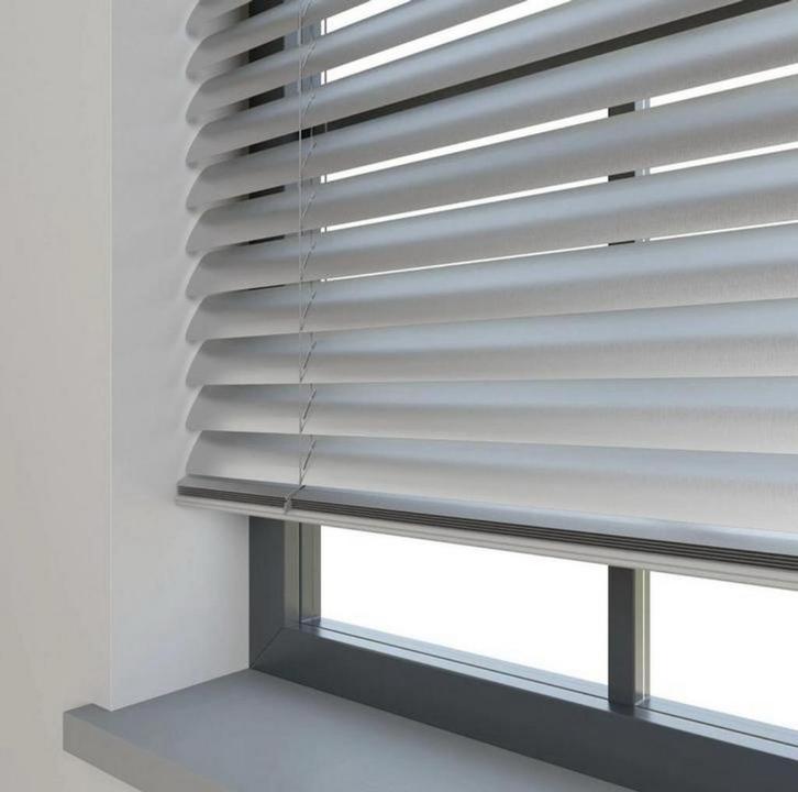 Jaloezieen 50 mm breed zilver grijs, Huis en Inrichting, Stoffering | Gordijnen en Lamellen, Zo goed als nieuw, Ophalen