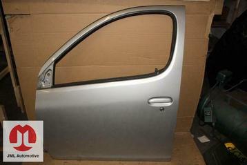 PORTIER DEUR LINKS VOOR TOYOTA YARIS VERSO beschikbaar voor biedingen