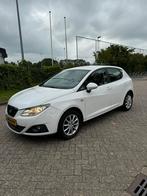 Seat Ibiza 1.2 51KW 2011 Wit NIEUW grote beurt NIEUW ketting, Auto's, Seat, Voorwielaandrijving, Stof, 1198 cc, Navigatiesysteem