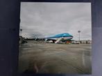 Foto van een KLM Boeing 747 (F902), Ophalen of Verzenden, Gebruikt, Kaart, Foto of Prent