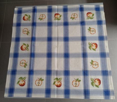 Tafelkleedje appeltjes : Rico Modell, Huis en Inrichting, Tafelkleden, Nieuw, Vierkant, Ophalen