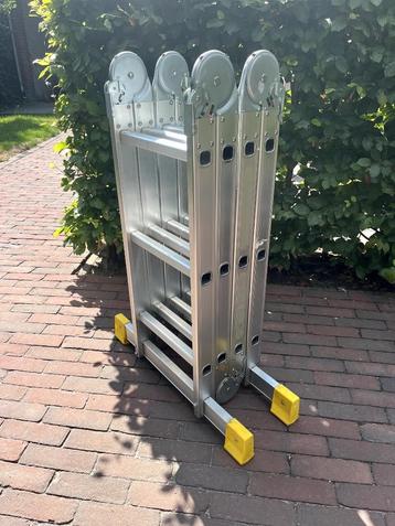 Vouwladder 4 x 3 treden beschikbaar voor biedingen