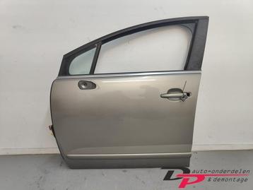 Portier 4Deurs links-voor van een Peugeot 5008 (EVGC) beschikbaar voor biedingen
