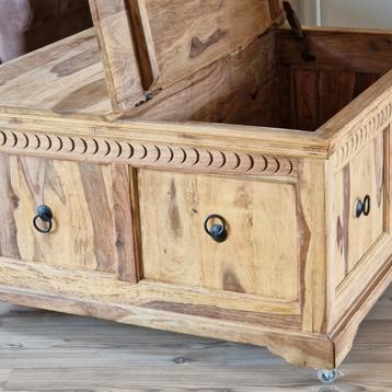 Tafel 90x90 - Licht Opschuren    alleen ophalen. beschikbaar voor biedingen