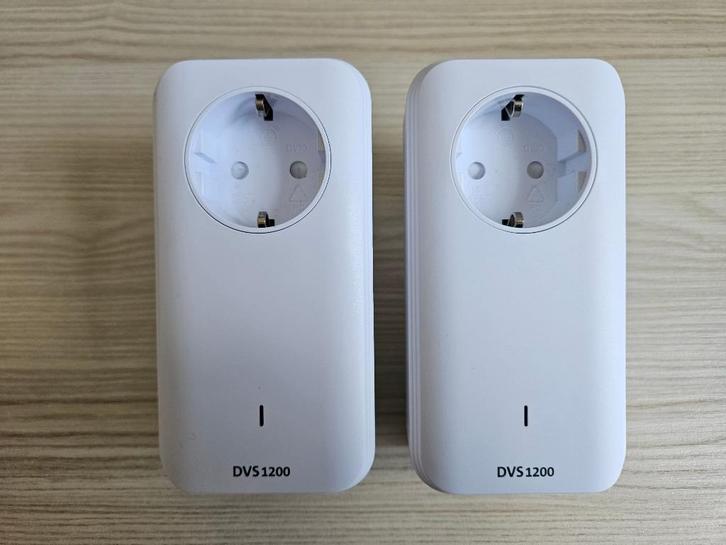 Draadloze verbindingsadapters KPN/Devolo DVS 1200 (2 stuks), Computers en Software, Powerlines, Zo goed als nieuw, Ophalen of Verzenden