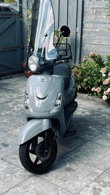 Te koop sym fiddle2 2021 4 takt brom nardo grey beschikbaar voor biedingen
