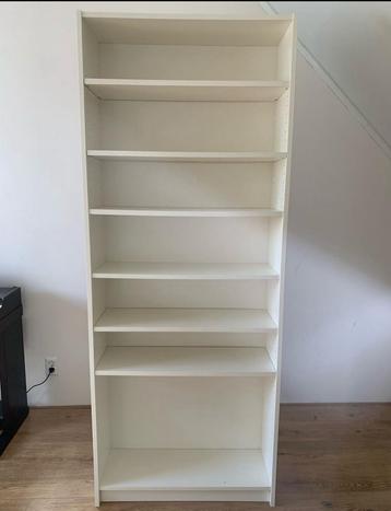 Billy boekenkast beschikbaar voor biedingen