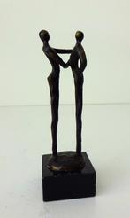 Bronzen beeldje twee figuren hand geven Ammerlaan 3814-b, Ophalen of Verzenden