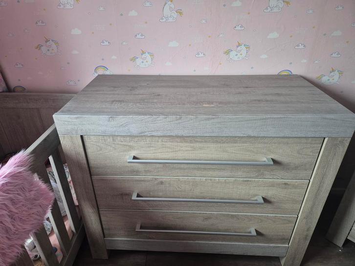 Ledikant + commode en wandplank, Kinderen en Baby's, Kinderkamer | Commodes en Kasten, Gebruikt, Kast, Minder dan 90 cm, 100 cm of meer