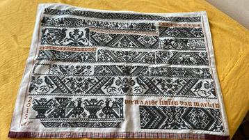 Geborduurd kussensloop Marken beschikbaar voor biedingen