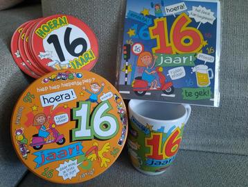 HOERA 16 jaar feestartikelen  beschikbaar voor biedingen