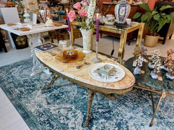 Vintage Hollywood Regency Tafel Ovaal Marmer beschikbaar voor biedingen