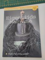 Eigentijds Macramé - Hobbyboek isbn 9789021332019, Boeken, Ophalen of Verzenden, Geschikt voor kinderen, Gelezen, Margriet Kors & Gina Lambers