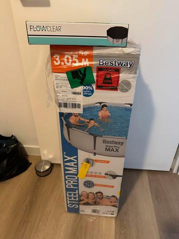 Zwembad bestway 3,05 m. Met afdekzijl en sterke pomp beschikbaar voor biedingen
