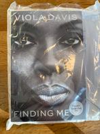 Finding Me - Viola Davis, gesigneerd, Boeken, Biografieën, Ophalen of Verzenden, Nieuw