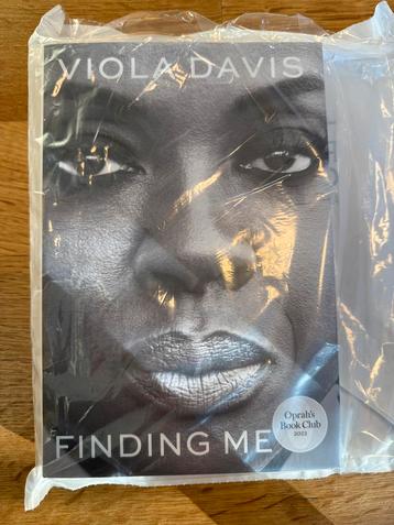 Finding Me - Viola Davis, gesigneerd beschikbaar voor biedingen
