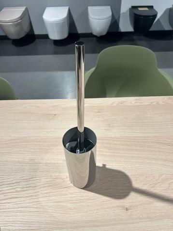 Toiletborstel beschikbaar voor biedingen