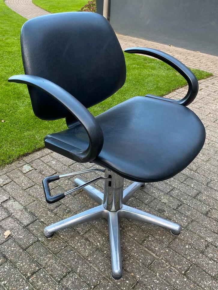 Mooie Kapperstoel - Zwart, Huis en Inrichting, Stoelen, Gebruikt, Zwart, Ophalen of Verzenden