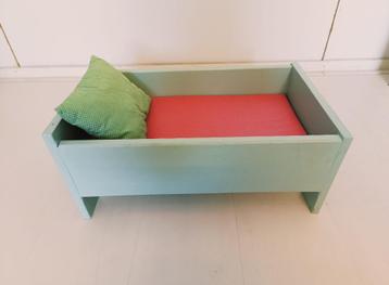 Poppenbed beschikbaar voor biedingen