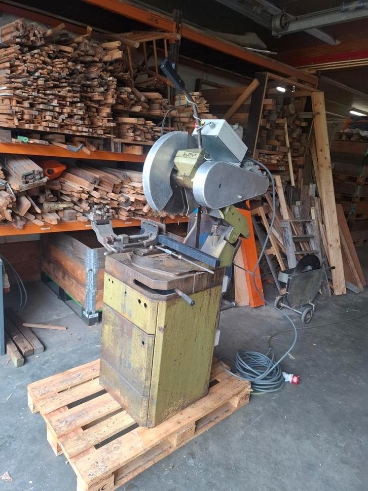 Metaal kunststof afkort zaag afkortzaag staal machine klem, Doe-het-zelf en Verbouw, Gereedschap | Zaagmachines, Gebruikt, Afkortzaag