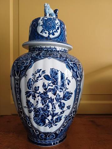Antieke vaas met deksel Boch Delft delftsblauw delfts blauw beschikbaar voor biedingen