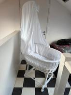 Mamaloes Rotan Wiegje - Wit, Kinderen en Baby's, Babywiegjes en Ledikanten, Ophalen, Zo goed als nieuw, Wieg