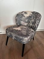 Mooi nieuw stoeltje, Ophalen, Zo goed als nieuw, Eén