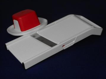 Tupperware Mando Junior beschikbaar voor biedingen