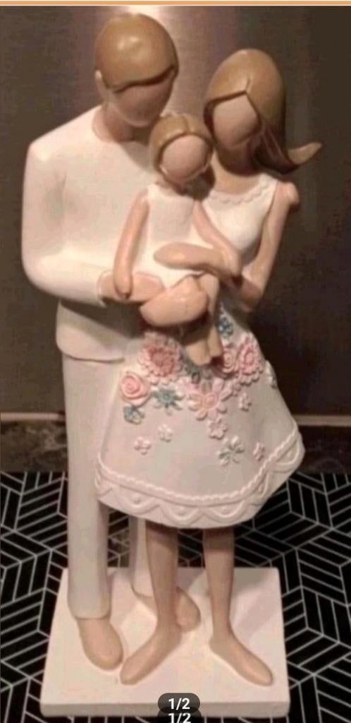 Mooi beeld vader en moeder en kind 25cm, Verzamelen, Beelden en Beeldjes, Ophalen, Zo goed als nieuw, Mens