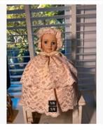 Korting Prachtig poppenhoofd met bijzondere jurk muts kant, Verzamelen, Poppen, Nieuw, Ophalen of Verzenden, X, Pop