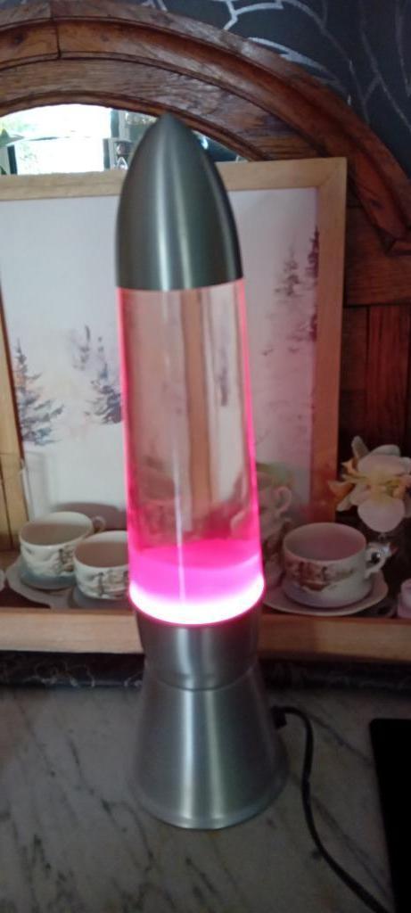 lavalamp met rode lava, Huis en Inrichting, Lampen | Tafellampen, Zo goed als nieuw, Minder dan 50 cm, Kunststof, Ophalen