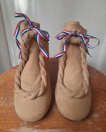 Bijzondere (enkel)muiltjes, schoenen beschikbaar voor biedingen