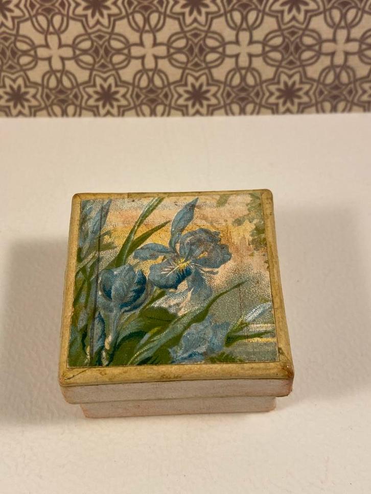 Antiek sieradendoosje, iris, vierkant, Antiek en Kunst, Curiosa en Brocante, Ophalen of Verzenden