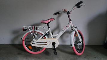 LOEKIE Meisjesfiets 18 inch SUPERSTAR KEURIG.  beschikbaar voor biedingen