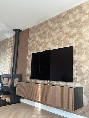 Philips TV  65 “ 4Kmet ambilight en zwevend tv meubel