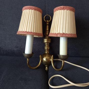 Muurlamp wandlamp uit jaren '60/'70 met 2 lampen beschikbaar voor biedingen