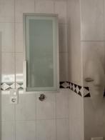 Badkamer-kastje 67 hoog, 30 breed, 21 diep. Melkglas deurtje, Overige typen, Zo goed als nieuw, Minder dan 100 cm, 25 tot 50 cm