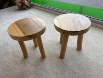 ETALAGE UITVERKOOP - Bijzettafeltjes x 2 hout beschikbaar voor biedingen